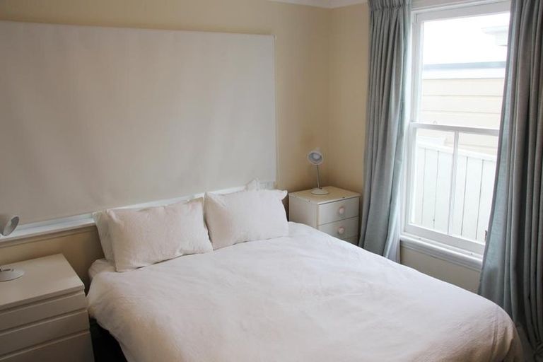 Photo of property in 36 Hargreaves Street, Mount Cook, Wellington, 6021