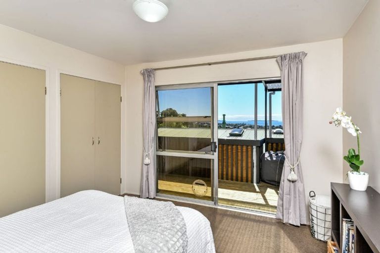 Photo of property in 1/305 East Coast Road, Mairangi Bay, Auckland, 0630