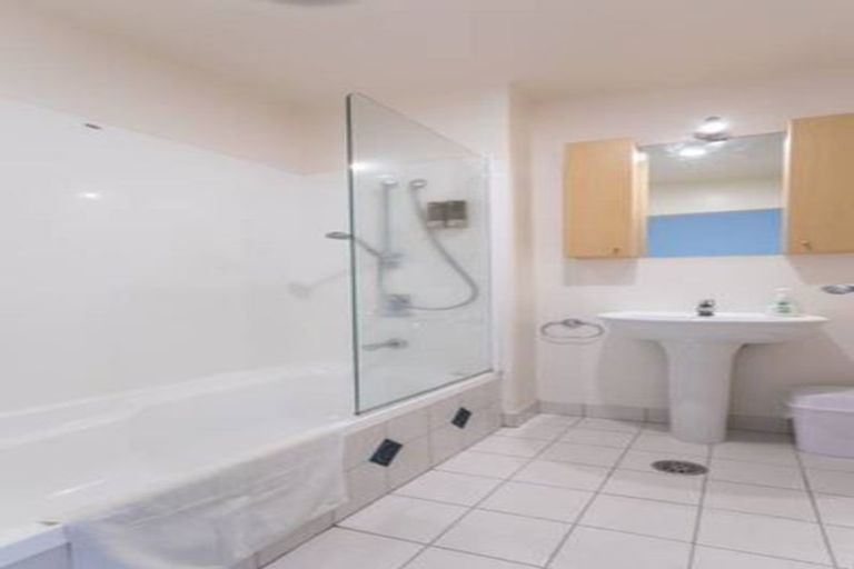 Photo of property in 5/3 Riverside Road, Orewa, 0931