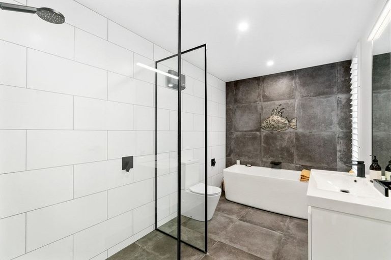 Photo of property in 73 Rob Roy Lane, Wanaka, 9305