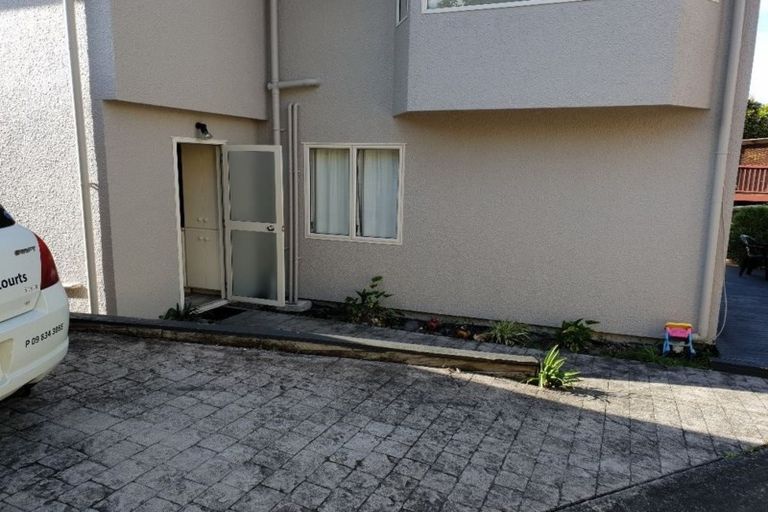 Photo of property in 80p Tirimoana Road, Te Atatu South, Auckland, 0602