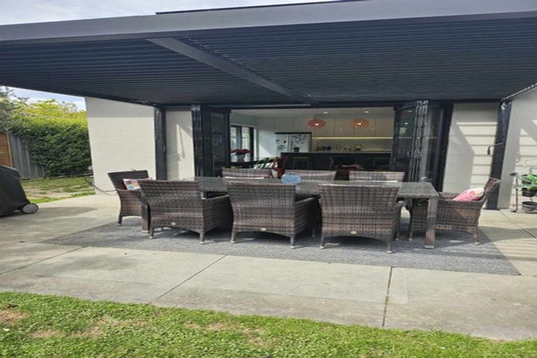 Photo of property in 39 Heynes Place, Clive, 4102