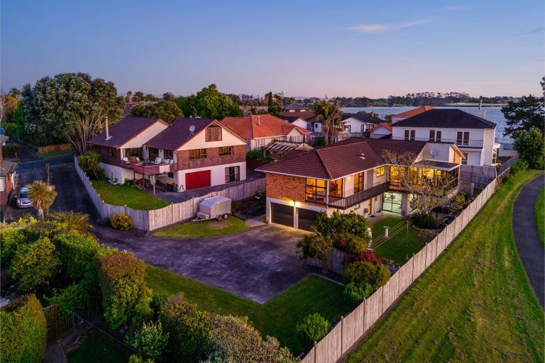 Photo of property in 21 St Annes Crescent, Wattle Downs, Auckland, 2103
