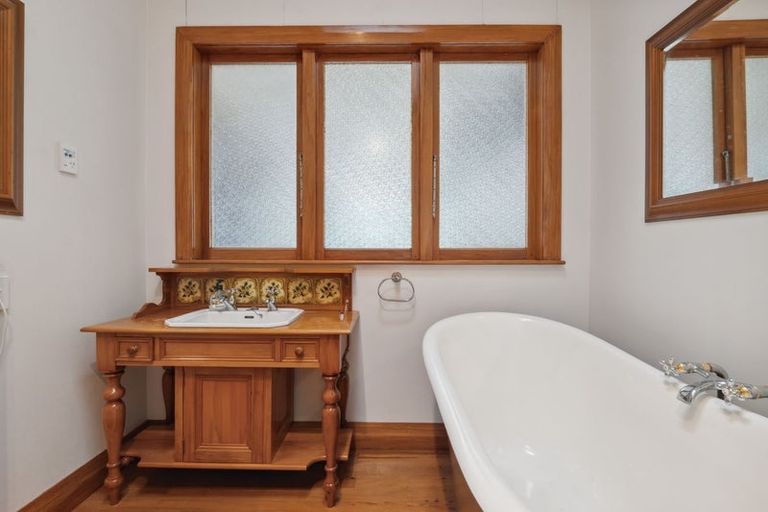 Photo of property in 355 High Street, Hawera, 4610