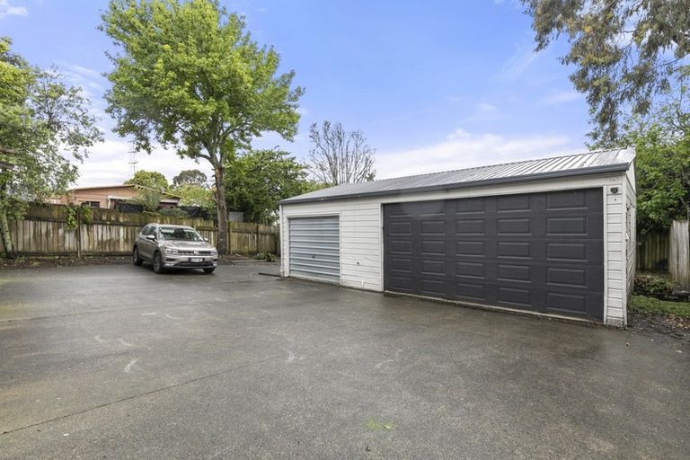 Photo of property in 99 Kemp Road, Massey, Auckland, 0614