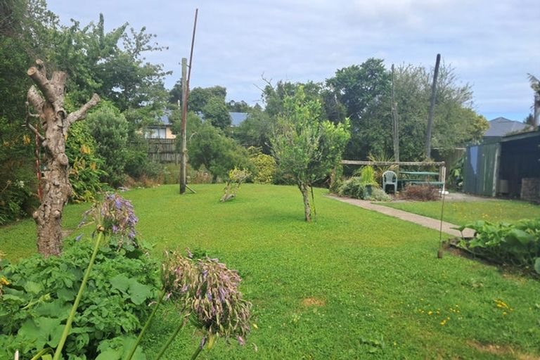 Photo of property in 162 Queen Street, Westport, 7825