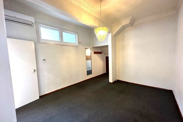 Photo of property in 11 Caroline Street, Mount Victoria, Wellington, 6011
