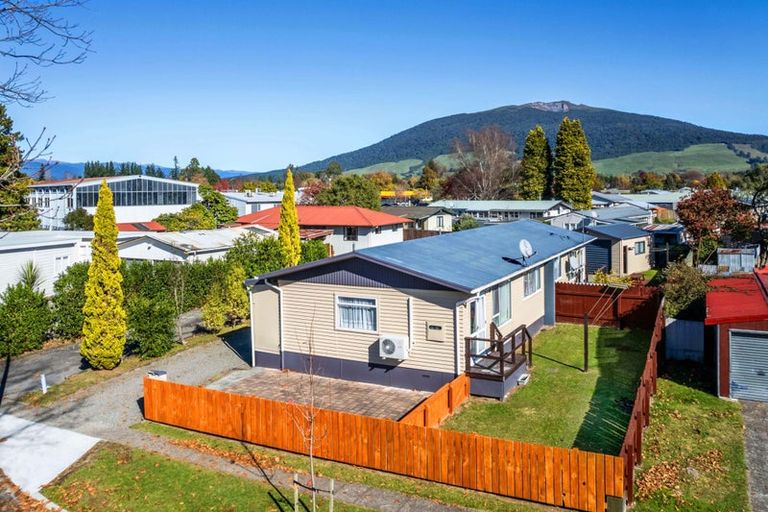Photo of property in 4 Mihipeka Grove, Turangi, 3334