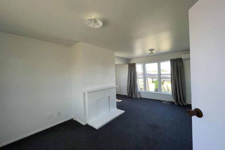 Photo of property in 8 Matipo Street, Castlecliff, Whanganui, 4501