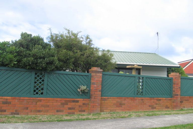 Photo of property in 42 Kaikoura Street, Maupuia, Wellington, 6022