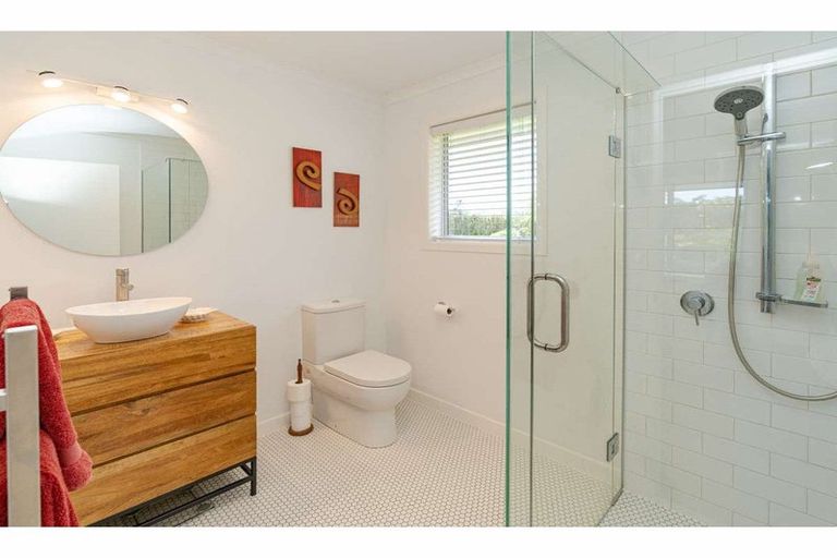 Photo of property in 73d Riddell Road, Kerikeri, 0230