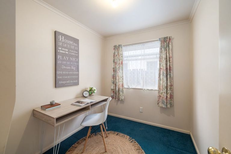 Photo of property in 21 Highsted Road, Bishopdale, Christchurch, 8053