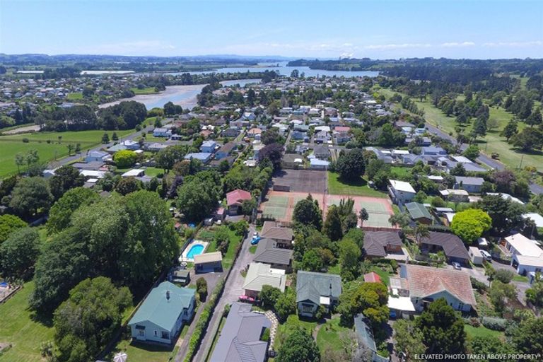 Photo of property in 39 Kitchener Road, Waiuku, 2123