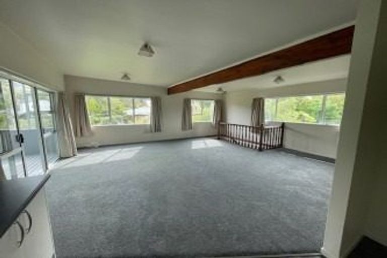 Photo of property in 23b Brian Crescent, Stanmore Bay, Whangaparaoa, 0932