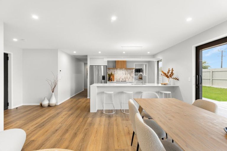 Photo of property in 54 Freedom Drive, Kelvin Grove, Palmerston North, 4414