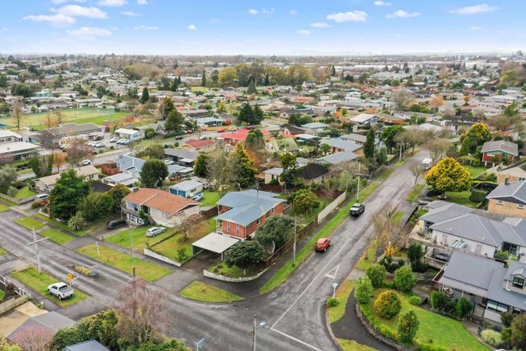 Photo of property in 1 Ross View Terrace, Dinsdale, Hamilton, 3204