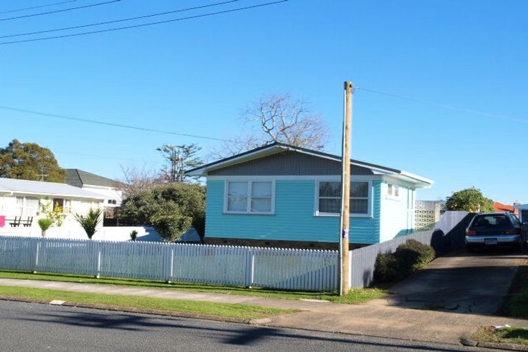 Photo of property in 41 Rosella Road, Mangere East, Auckland, 2024