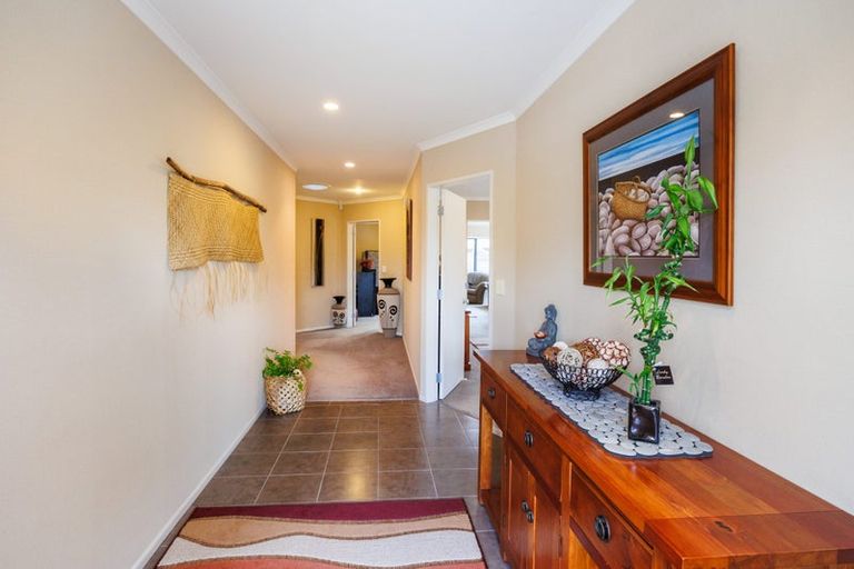 Photo of property in 36 Tennyson Avenue, Kelvin Grove, Palmerston North, 4414
