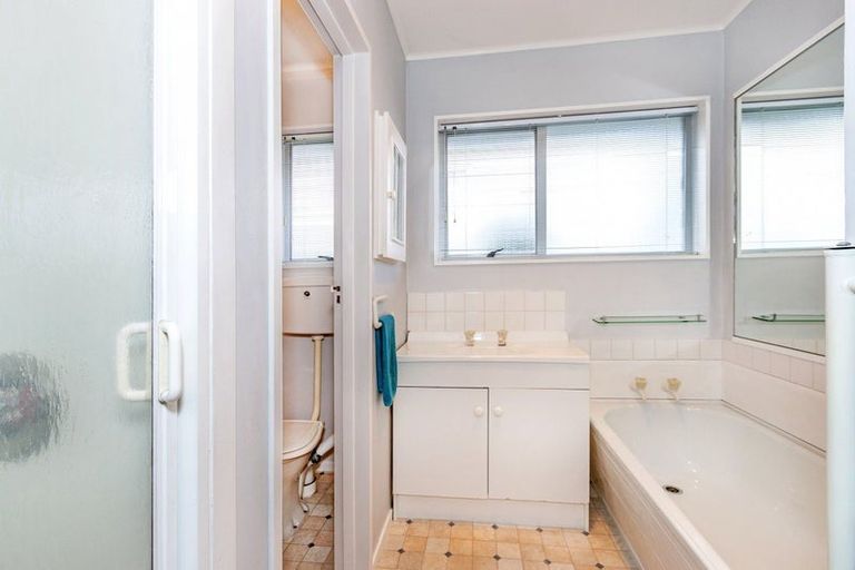 Photo of property in 80 Warren Crescent, Hillmorton, Christchurch, 8025