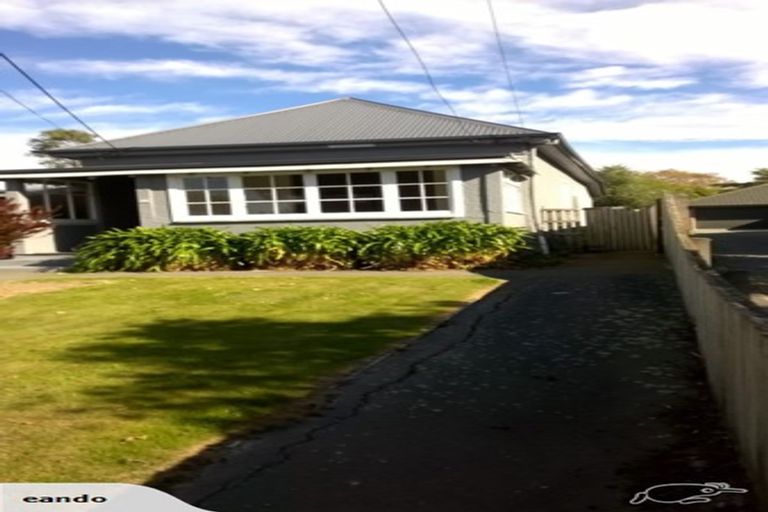 Photo of property in 19 Woodville Street, Edgeware, Christchurch, 8013