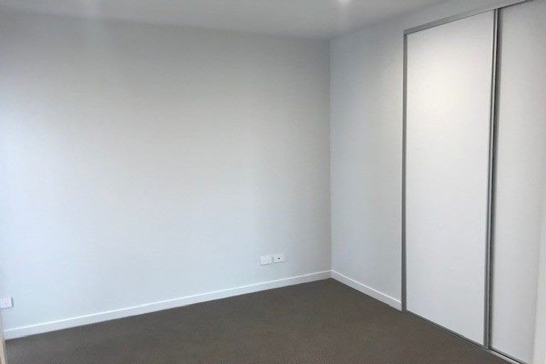 Photo of property in Frank Sargeson Apts, 508/74 Anzac Street, Takapuna, Auckland, 0622