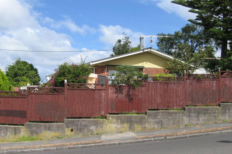 Photo of property in 79 Target Road, Totara Vale, Auckland, 0629