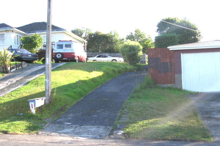 Photo of property in 1/57 Sunnyside Road, Sunnyvale, Auckland, 0612