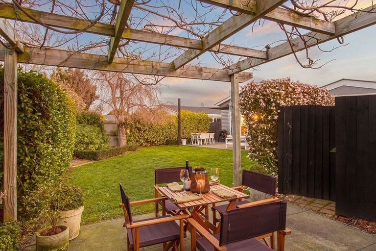 Photo of property in 32 Windermere Road, Papanui, Christchurch, 8053