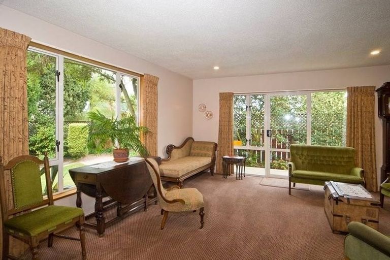 Photo of property in 1/49a Wainoni Road, Wainoni, Christchurch, 8061