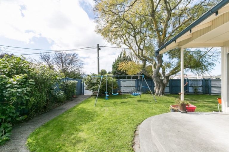Photo of property in 28 Bowling Road, Greenmeadows, Napier, 4112