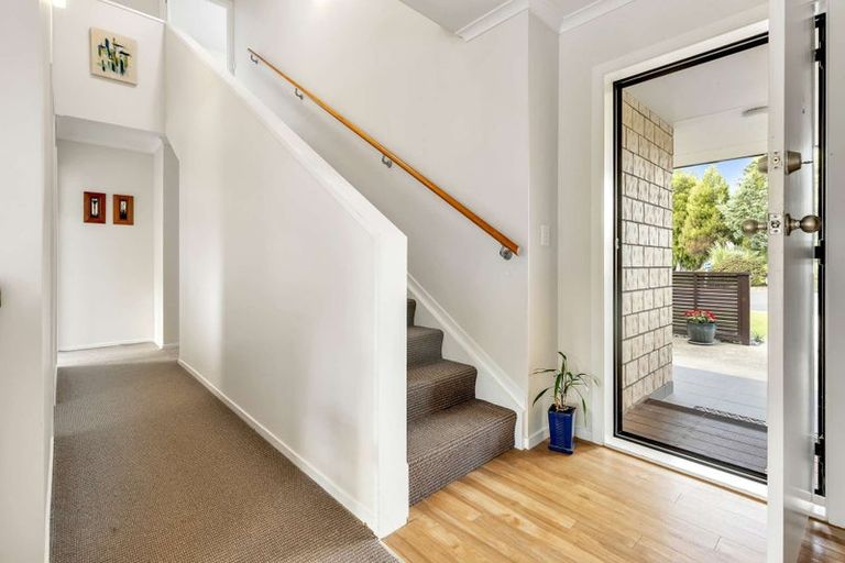 Photo of property in 16/64 Kawaha Point Road, Kawaha Point, Rotorua, 3010