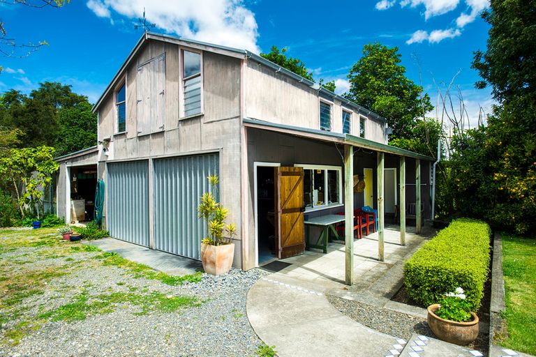 Photo of property in 22 Hill Road, Ormond, Gisborne, 4071