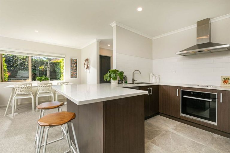 Photo of property in 1 Chloe Place, Massey, Auckland, 0614