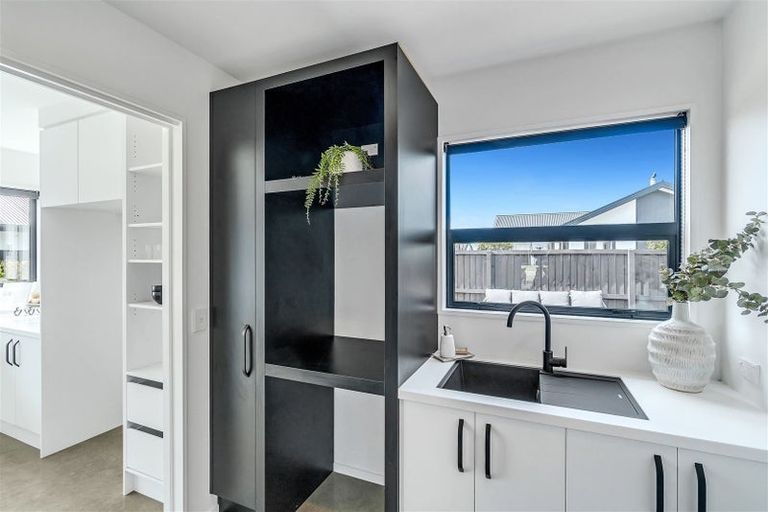 Photo of property in 16 William Deans Drive, Prebbleton, 7604