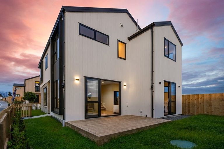 Photo of property in 196 Henwood Road, Westgate, 0814