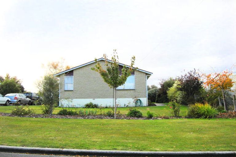 Photo of property in 31 Roseness Street, Palmerston, 9430