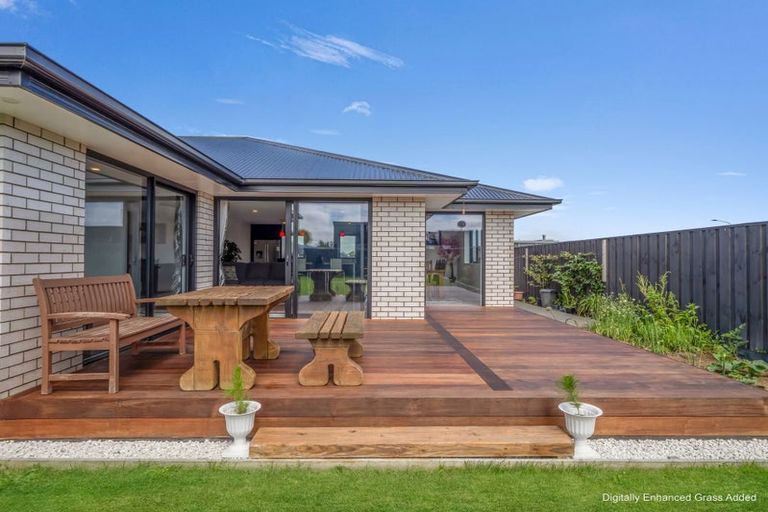 Photo of property in 17 Lusk Street, Rangiora, 7400