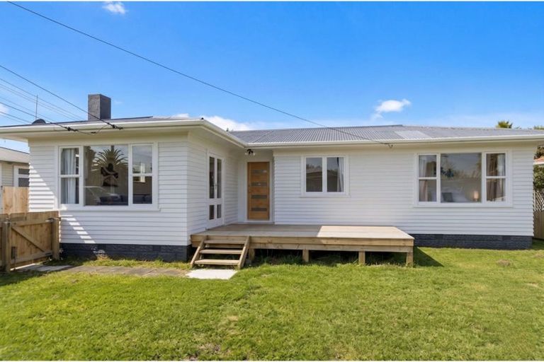 Photo of property in 128 Gloucester Road, Manurewa, Auckland, 2102