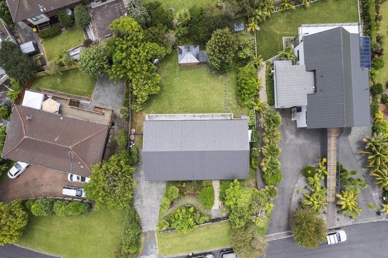 Photo of property in 5 Higham Ferrers Place, Red Beach, 0932