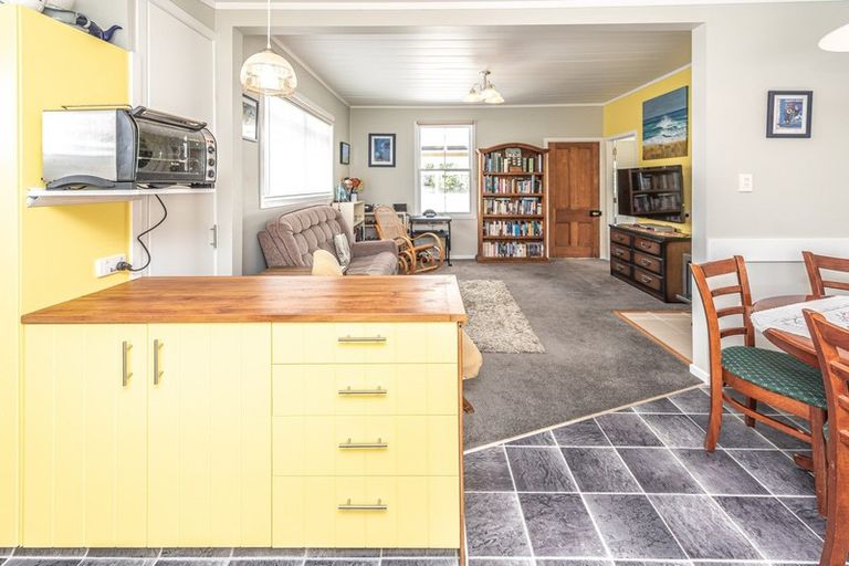 Photo of property in 12 Norfolk Street, Patea, 4520