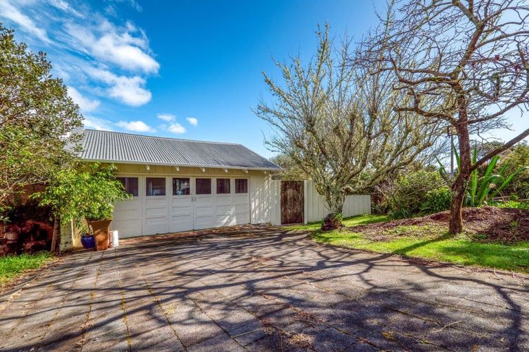 Photo of property in 9 Robertson Street, Russell, 0202