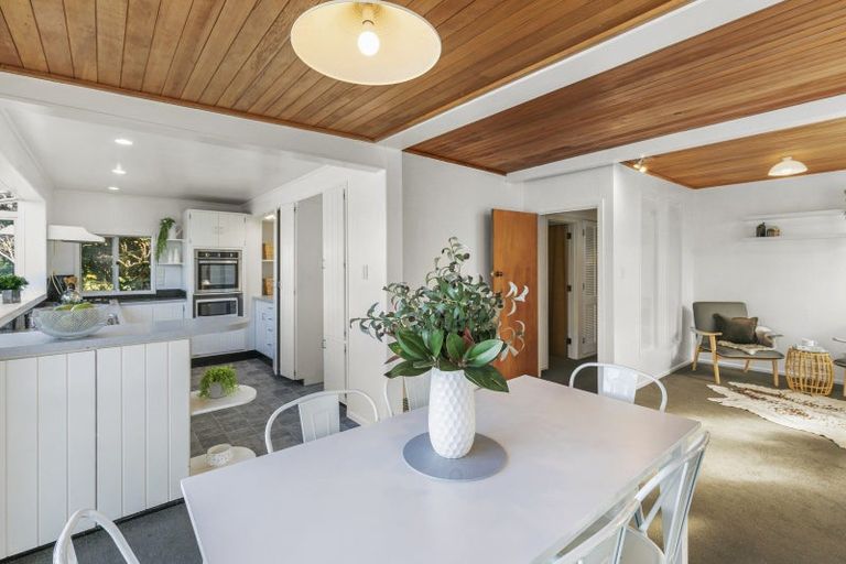 Photo of property in 30 Singers Road, Korokoro, Lower Hutt, 5012