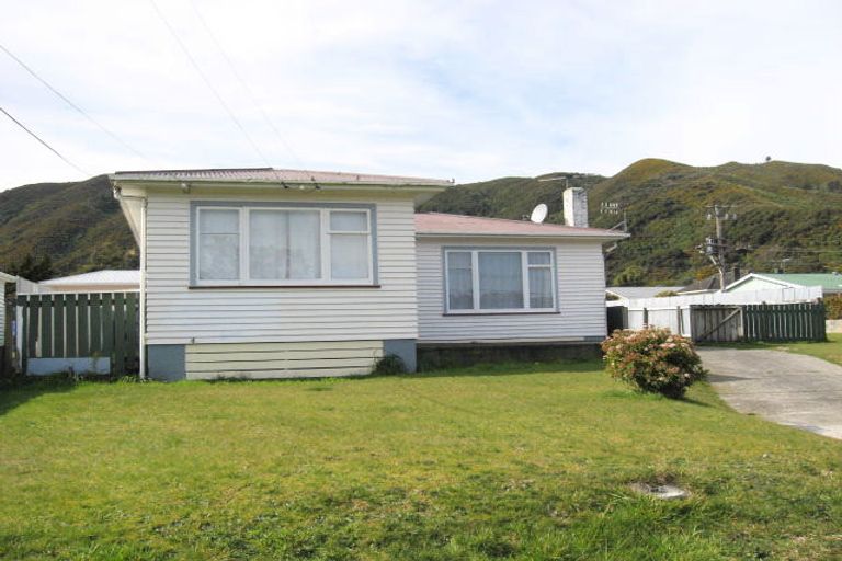 Photo of property in 90 Wise Street, Wainuiomata, Lower Hutt, 5014