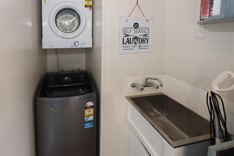 Photo of property in 6 Rinaha Place, Koutu, Rotorua, 3010