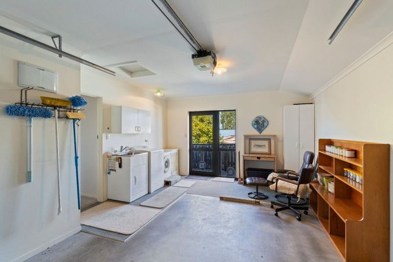 Photo of property in 2/16 Sandel Rise, Merrilands, New Plymouth, 4312