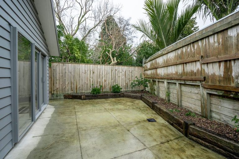 Photo of property in 5a Woodstock Place, Hokowhitu, Palmerston North, 4410