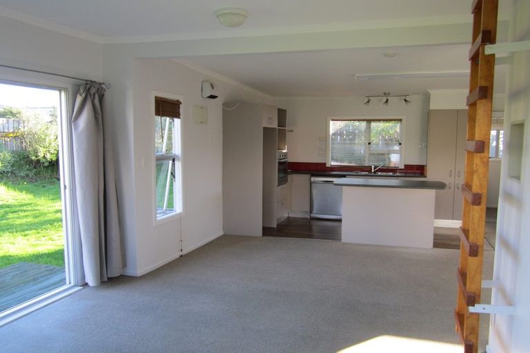 Photo of property in 89 Moana Street, Otaki Beach, Otaki, 5512