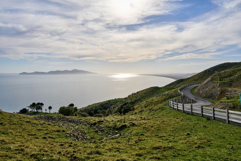 Photo of property in 1275 Paekakariki Hill Road, Paekakariki Hill, Porirua, 5381