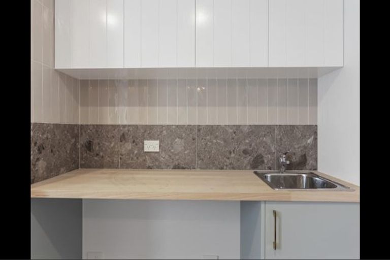 Photo of property in 21 Waione Avenue, Te Atatu Peninsula, Auckland, 0610