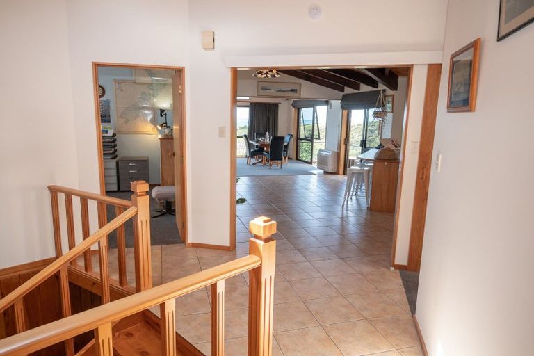 Photo of property in 21 Cable Bay Block Road, Cable Bay, 0420